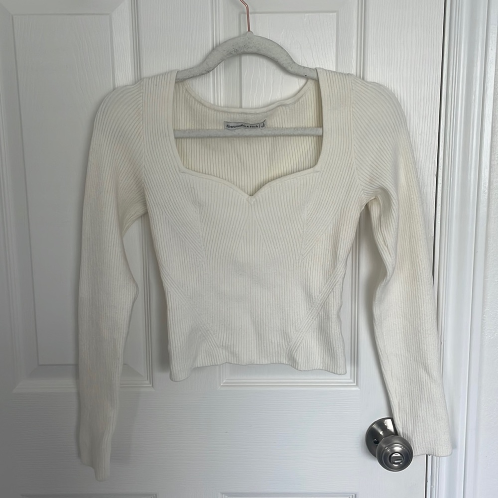 Abercrombie & Fitch sweetheart sweater top